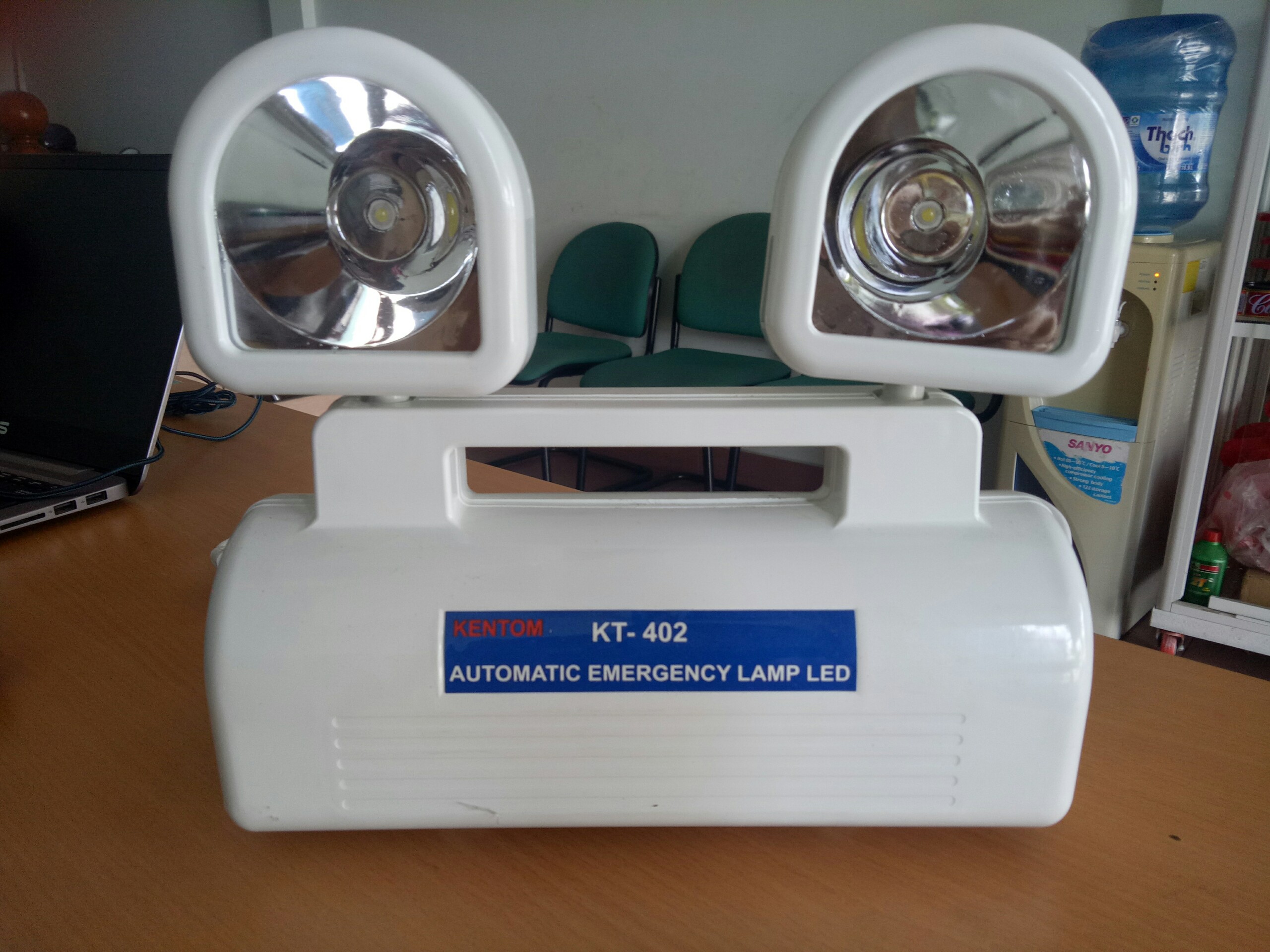Đèn sự cố KT402
